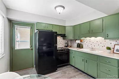 9047 Villaridge #A, Saint Louis, MO 63123 - Photo 9