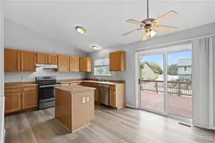679 Dundee Ct, Wentzville, MO 63385 - Photo 7