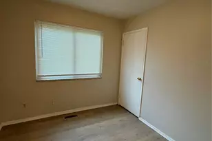 8908 St Louis Ave, Saint John, MO 63114 - Photo 7