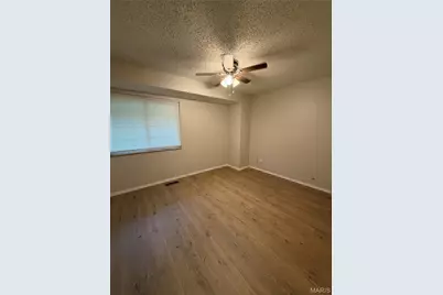 8908 Saint Louis Avenue, Saint John, MO 63114 - Photo 5