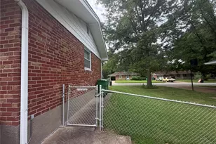 19 Forest Home Ct, Saint Louis, MO 63137 - Photo 3