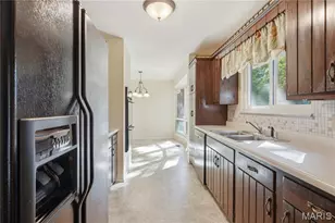 2964 Flameglow Dr, Saint Louis, MO 63129 - Photo 9