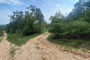 354 Red Fox Dr, Bourbon, MO 65441 - Photo 1