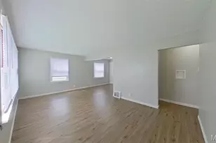 1057 Gabriel Dr, Ferguson, MO 63137 - Photo 5