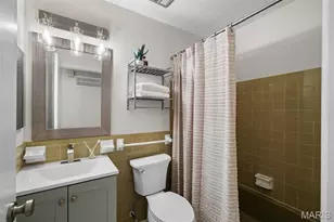 2528 Westrick Dr, Saint Louis, MO 63043 - Photo 25
