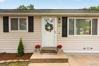 101 E Donaldson Drive, Saint Louis, MO 63129 - Photo 3