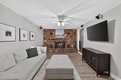 101 E Donaldson Drive, Saint Louis, MO 63129 - Photo 7