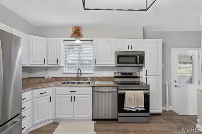 101 E Donaldson Drive, Saint Louis, MO 63129 - Photo 11