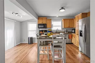 7118 Lindenwood Pl, Saint Louis, MO 63109 - Photo 9