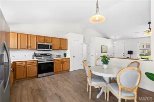 512 Spring Water Dr, Wentzville, MO 63385 - Photo 7