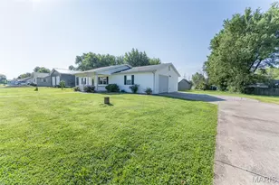 406 E Trades Dr, New Melle, MO 65013 - Photo 3