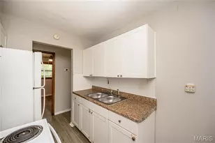 436 Shepley Dr, Saint Louis, MO 63137 - Photo 9