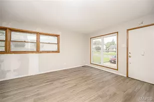 436 Shepley Dr, Saint Louis, MO 63137 - Photo 3