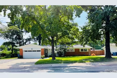 120 S Duchesne Drive, Saint Charles, MO 63301 - Photo 1