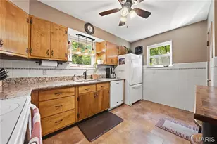 3856 Geraldine Ave, Saint Ann, MO 63074 - Photo 3