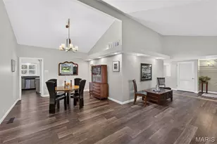 8 Haven View Dr, Creve Coeur, MO 63141 - Photo 15