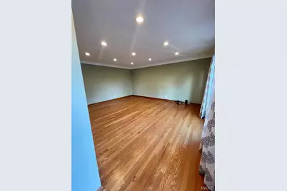 8501 Grantshire Lane, Saint Louis, MO 63123 - Photo 3