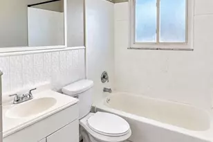 6005 Shillington Ln, Saint Louis, MO 63134 - Photo 9