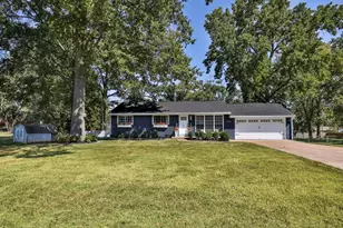 1443 Marsh Ave, Ballwin, MO 63011 - Photo 1