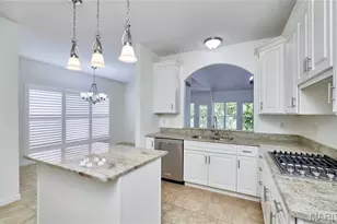 675 Stonebrook Ct, Chesterfield, MO 63005 - Photo 9