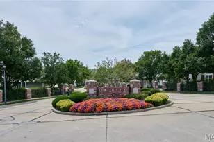 675 Stonebrook Ct, Chesterfield, MO 63005 - Photo 3