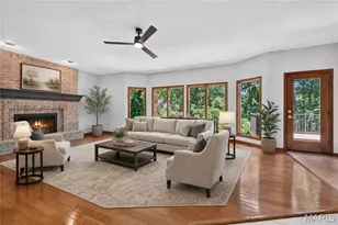 4 Woodford Pl, Saint Charles, MO 63301 - Photo 3