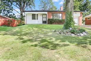 8230 Villaton Dr, Saint Louis, MO 63123 - Photo 3