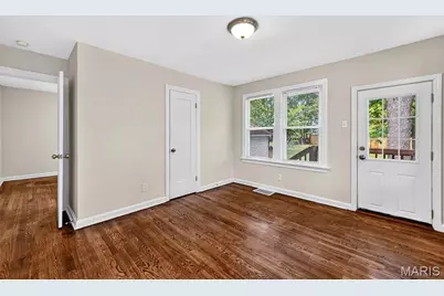 9515 Marlowe Avenue, Saint Louis, MO 63114 - Photo 13