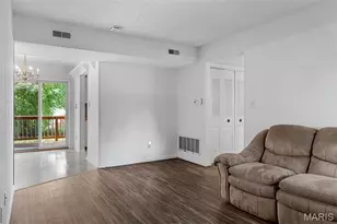 9134 Eager Rd, Saint Louis, MO 63144 - Photo 5