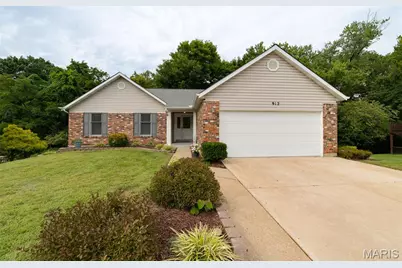 912 Gastorf Place, Florissant, MO 63031 - Photo 1