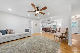 1202 Orchard Lakes Dr, Saint Louis, MO 63146 - Photo 9