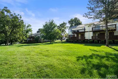 1719 Canary Cove, Brentwood, MO 63144 - Photo 25