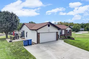5182 Bristol Rock Rd, Florissant, MO 63033 - Photo 3