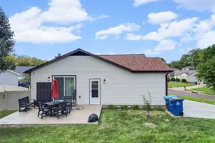 5182 Bristol Rock Rd, Florissant, MO 63033 - Photo 5