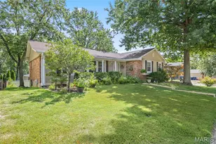 7278 Hill Rose Ct, Oakville, MO 63129 - Photo 3