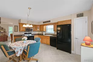 7278 Hill Rose Ct, Oakville, MO 63129 - Photo 9