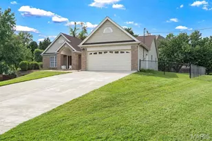 12115 Leebur Dr, Saint Louis, MO 63128 - Photo 3