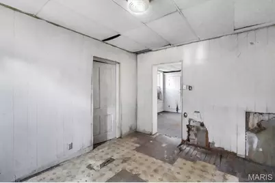 8409 Pennsylvania Avenue, Saint Louis, MO 63111 - Photo 9