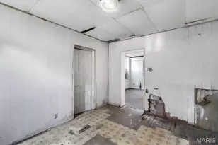 8409 Pennsylvania Ave, Saint Louis, MO 63111 - Photo 9