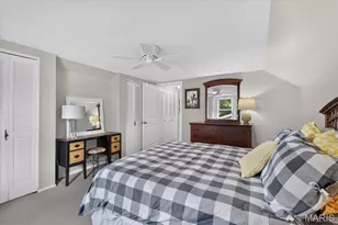 2045 Firethorn Dr, Saint Louis, MO 63131 - Photo 35