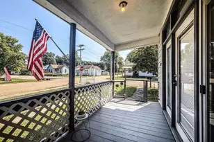 202 E 2nd St, De Soto, MO 63020 - Photo 9