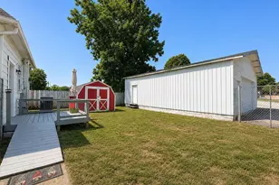 202 E 2nd St, De Soto, MO 63020 - Photo 23