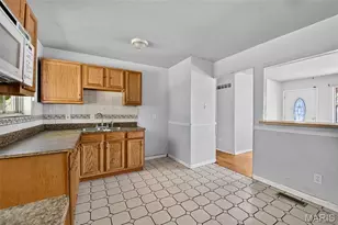 1424 Farmview Ave, Saint Louis, MO 63138 - Photo 17