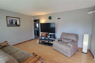 9521 Theodosia Ave, Saint Louis, MO 63114 - Photo 5