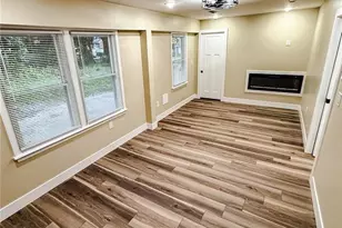10060 Sheldon Dr, Saint Louis, MO 63137 - Photo 11