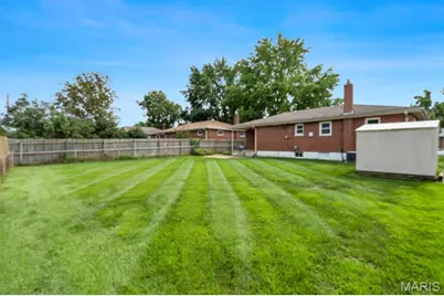 10711 Gail Court, Saint Louis, MO 63123 - Photo 35