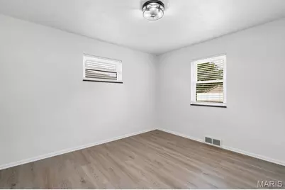 10711 Gail Court, Saint Louis, MO 63123 - Photo 15