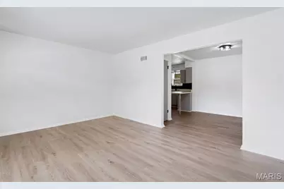 10711 Gail Court, Saint Louis, MO 63123 - Photo 7
