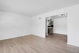 10711 Gail Ct, Saint Louis, MO 63123 - Photo 7
