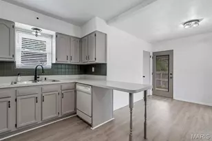 10711 Gail Ct, Saint Louis, MO 63123 - Photo 3
